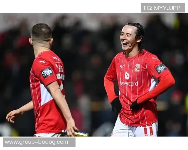 帕尔默家中意外受伤左脚小脚趾撞门引发关注